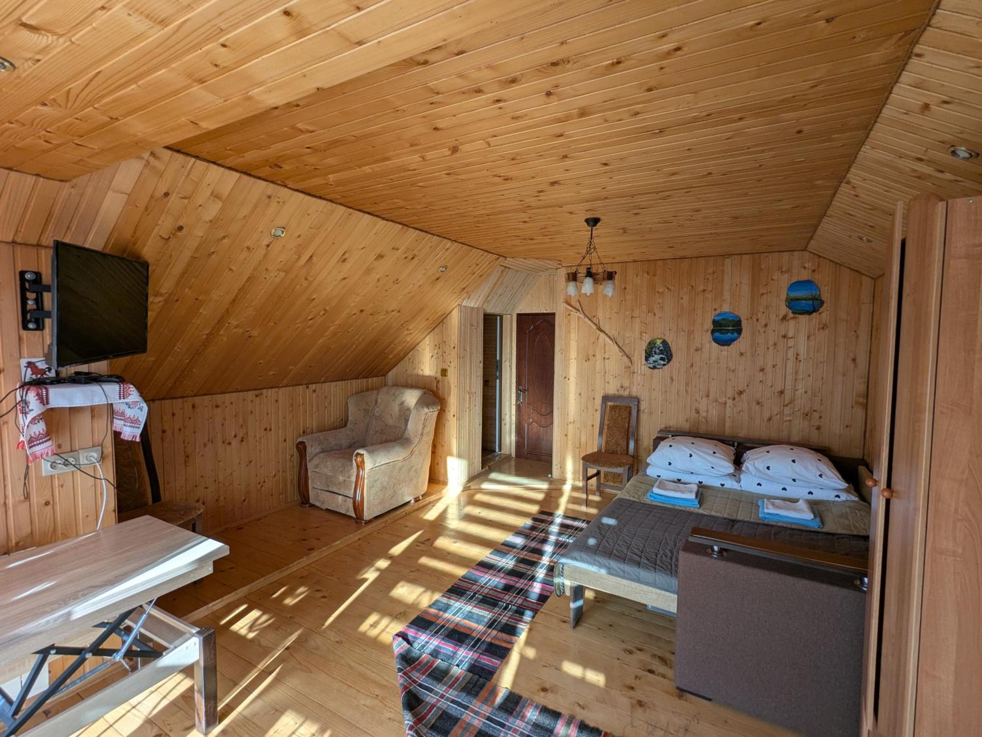 Gostynna Rodyna Otel Izki Dış mekan fotoğraf