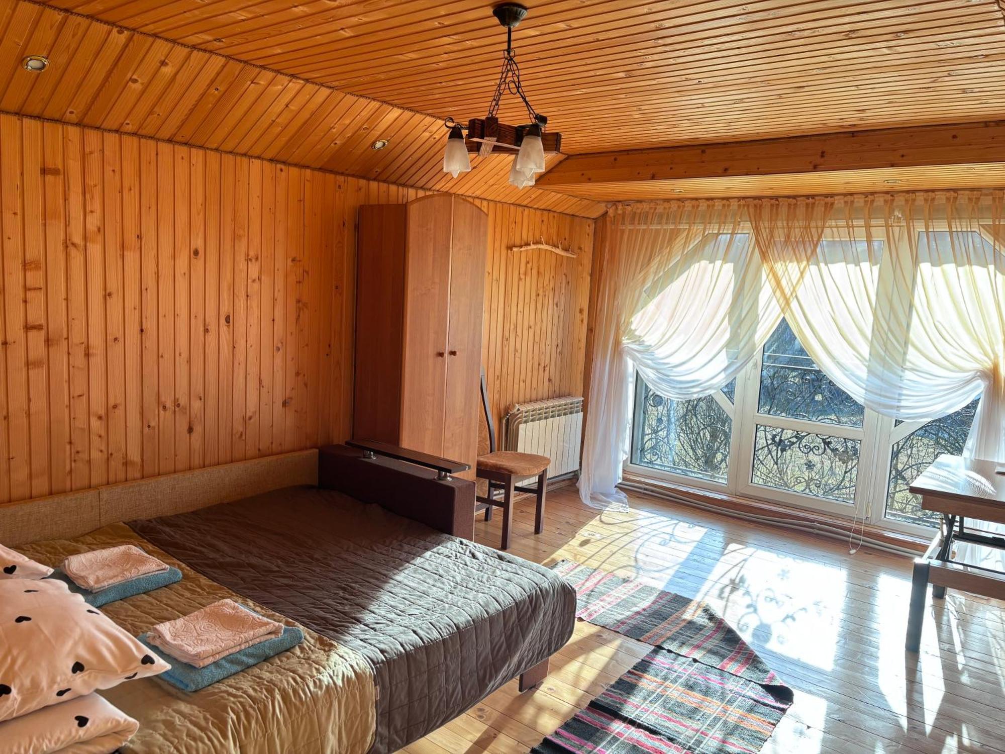 Gostynna Rodyna Otel Izki Dış mekan fotoğraf