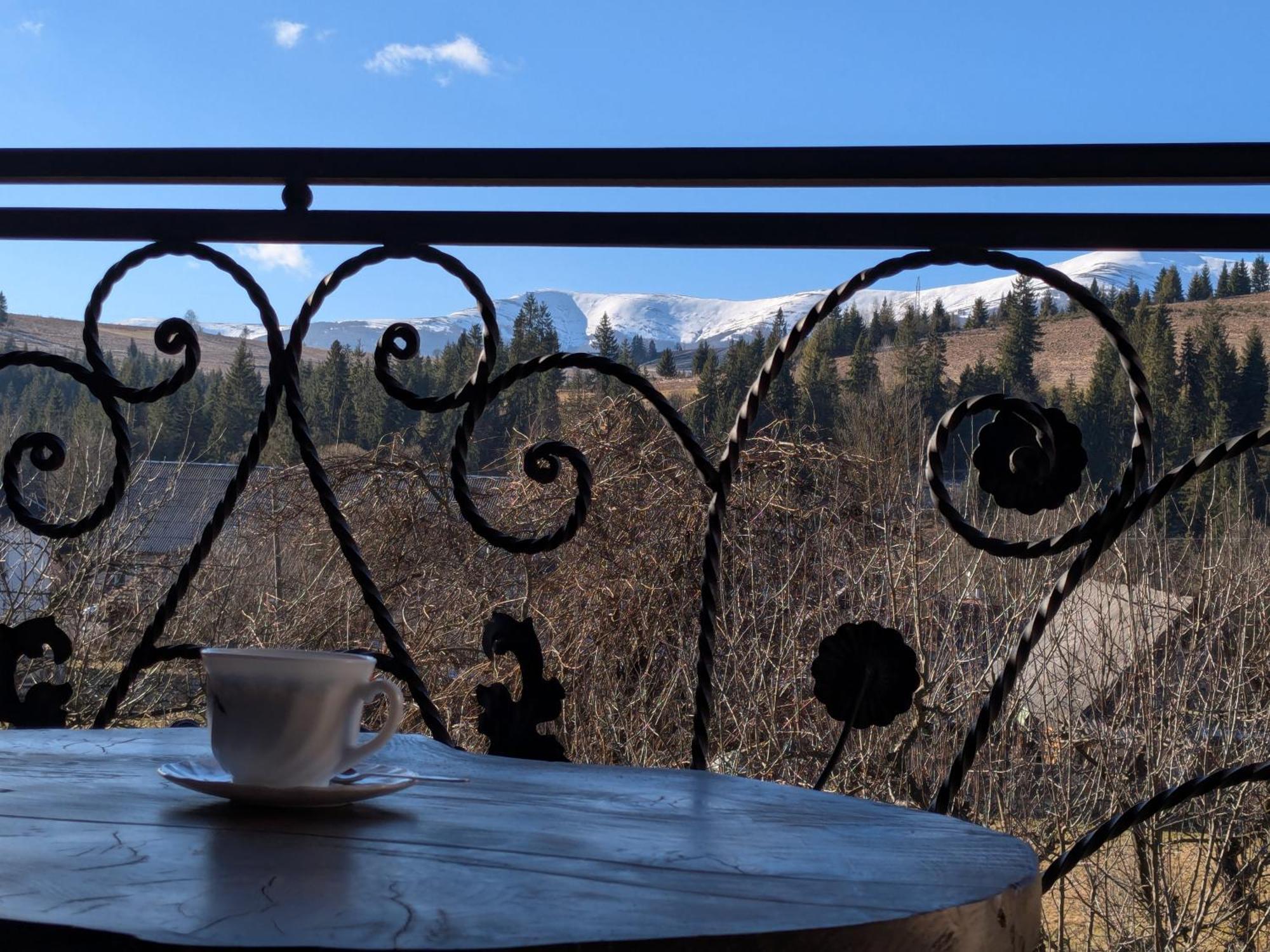 Gostynna Rodyna Otel Izki Dış mekan fotoğraf