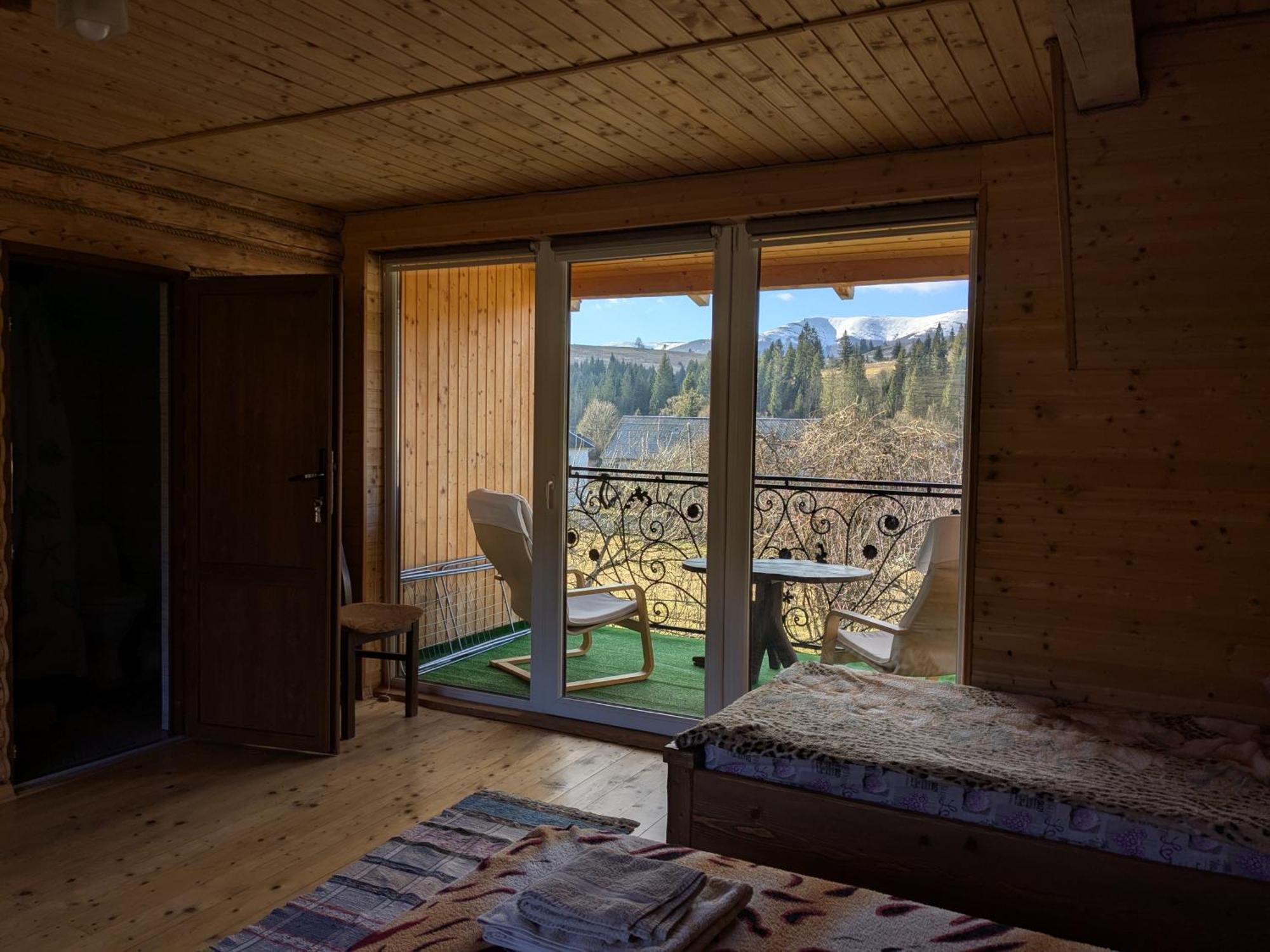 Gostynna Rodyna Otel Izki Dış mekan fotoğraf