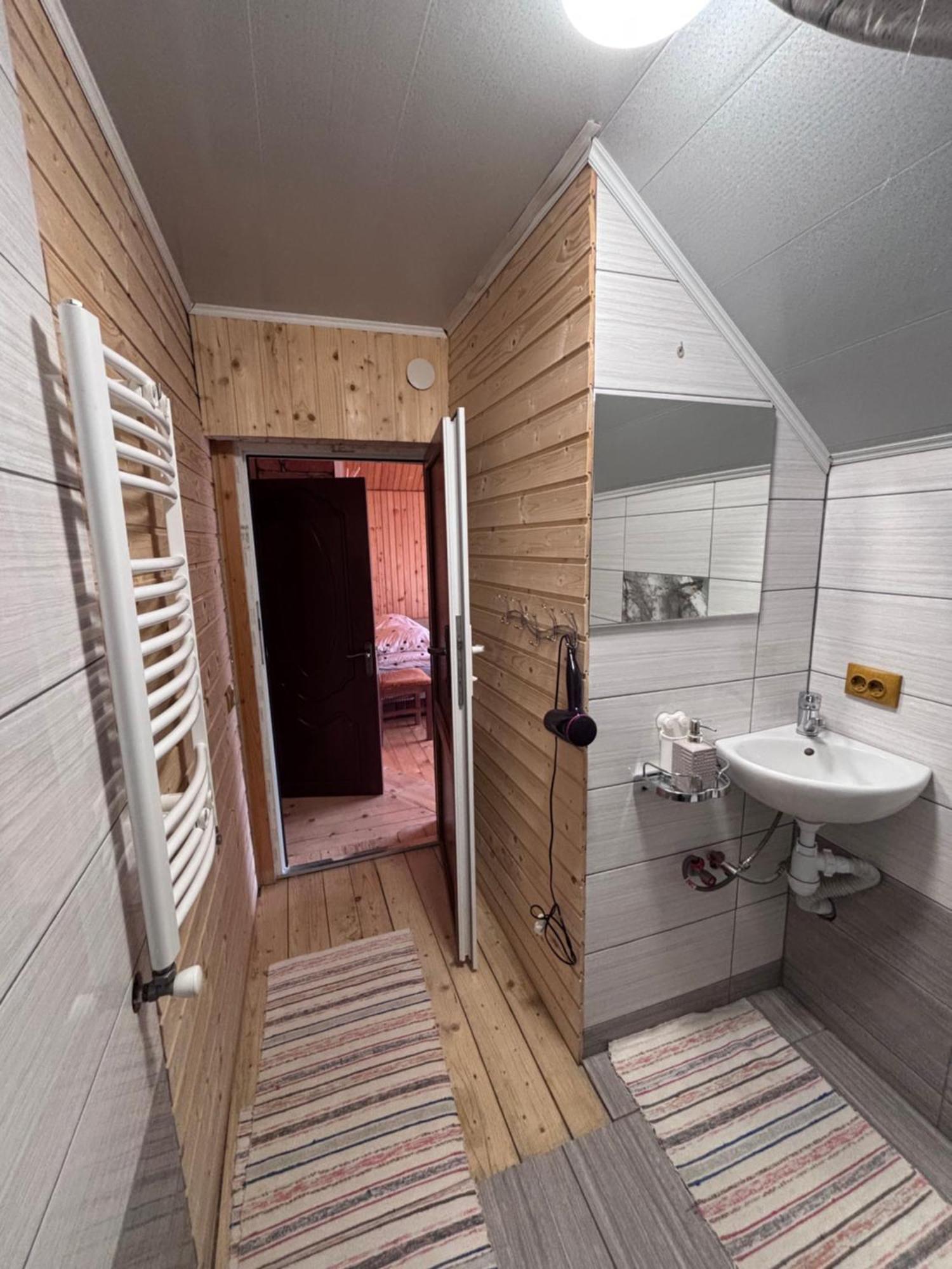 Gostynna Rodyna Otel Izki Dış mekan fotoğraf