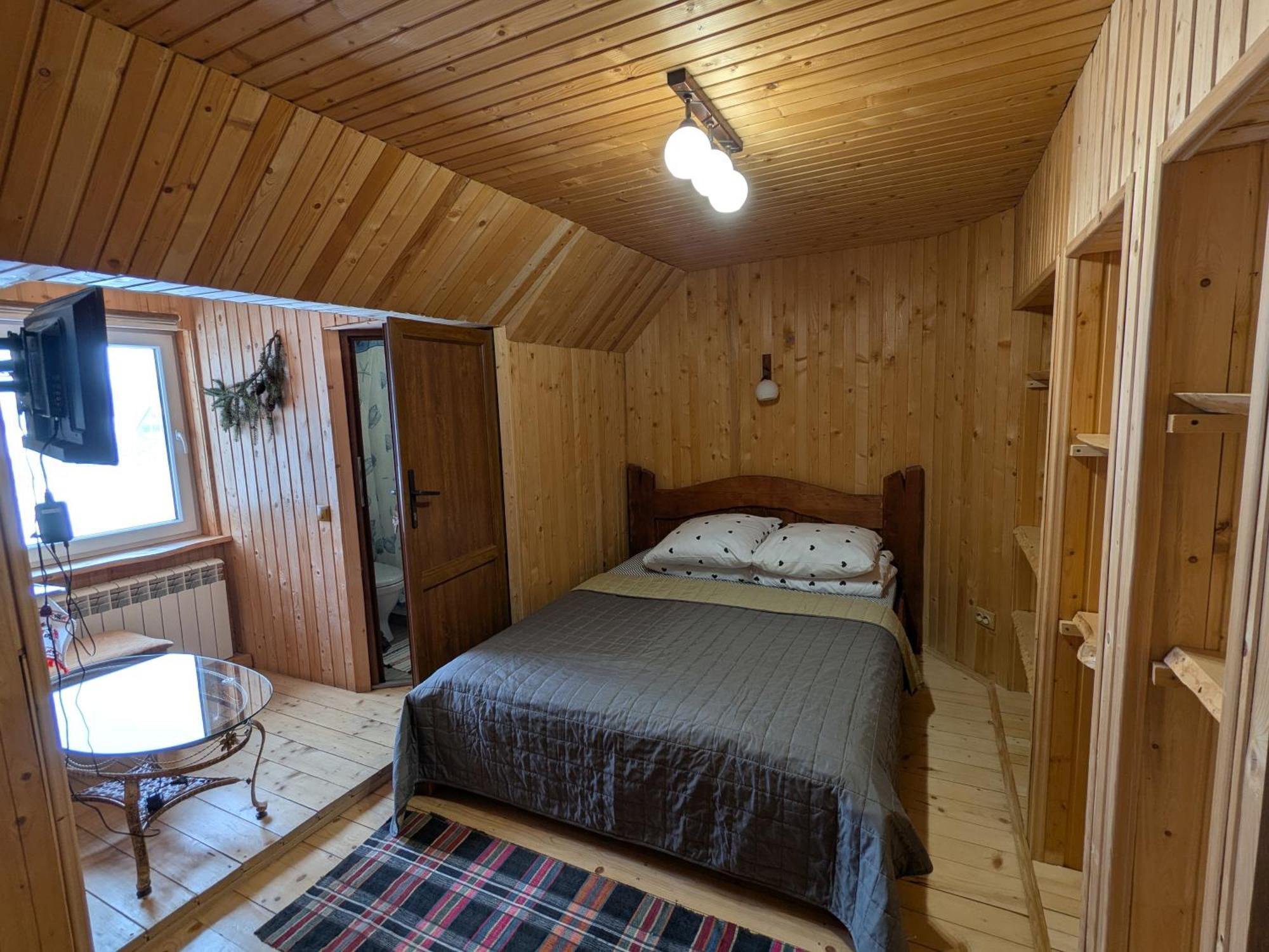Gostynna Rodyna Otel Izki Dış mekan fotoğraf
