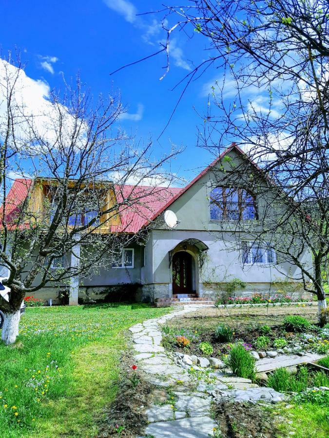 Gostynna Rodyna Otel Izki Dış mekan fotoğraf