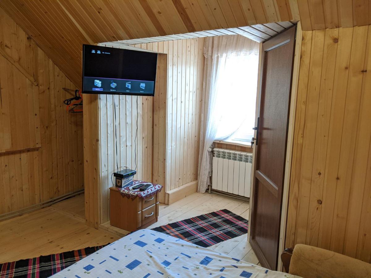 Gostynna Rodyna Otel Izki Dış mekan fotoğraf