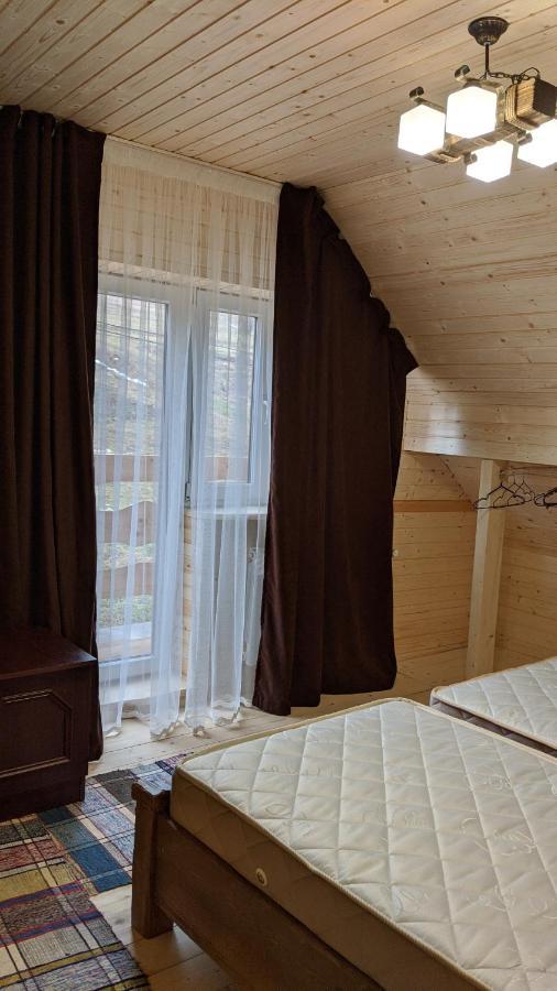 Gostynna Rodyna Otel Izki Dış mekan fotoğraf