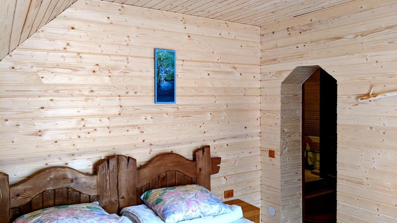 Gostynna Rodyna Otel Izki Dış mekan fotoğraf